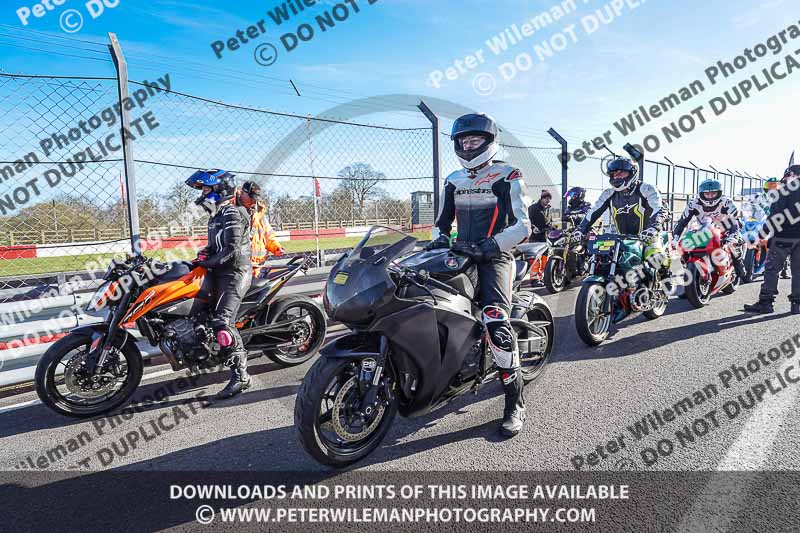 donington no limits trackday;donington park photographs;donington trackday photographs;no limits trackdays;peter wileman photography;trackday digital images;trackday photos